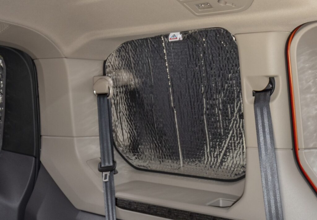 ISOLITE Inside Seitenfenster C-D-Säule links, kurzer Radstand Volkswagen T7 Multivan