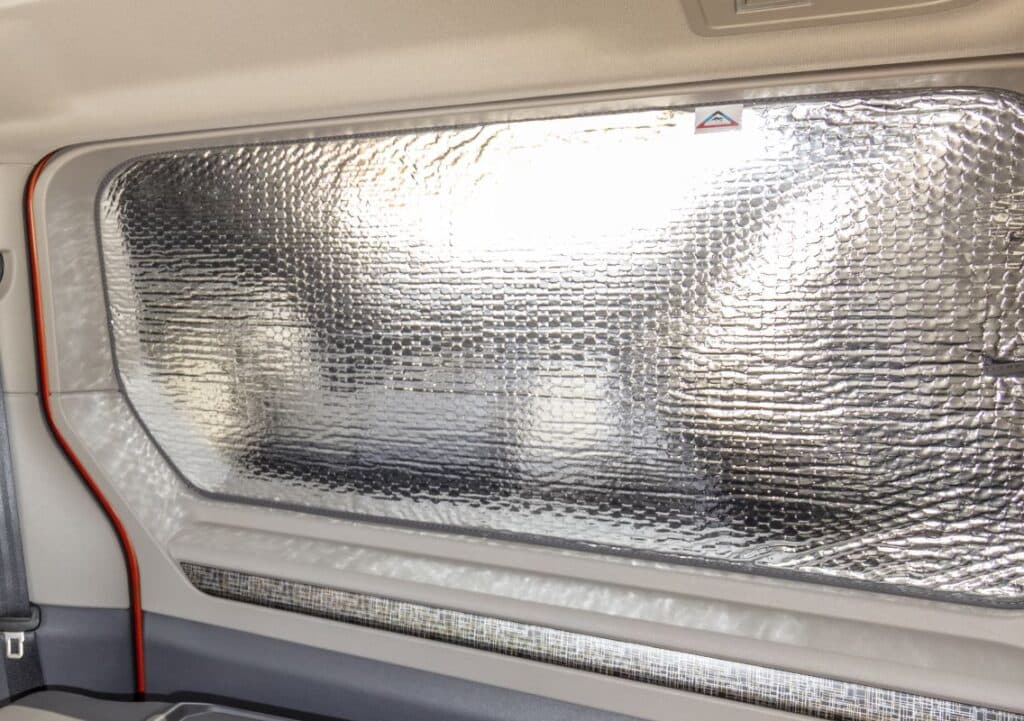 ISOLITE Inside Volkswagen T7 Multivan Seitenfenster starr Schiebetür links