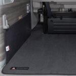 Schutzmatte links Schrank Heckladeraum VW T6/T5 California Ocean, Coast, Comfortline, Design „Titanschwarz“