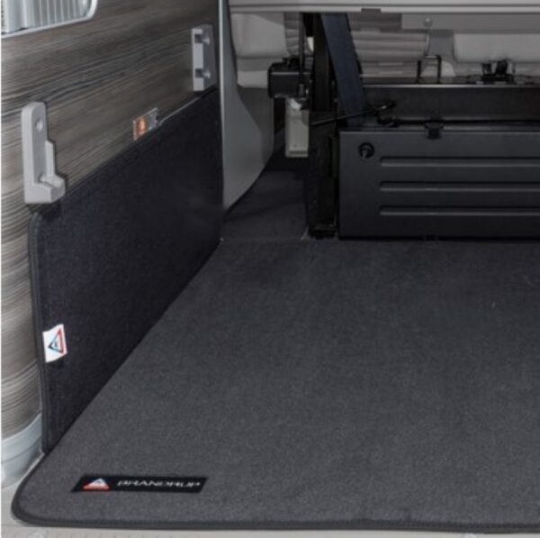 Schutzmatte links Schrank Heckladeraum VW T6/T5 California Ocean, Coast, Comfortline, Design „Titanschwarz“