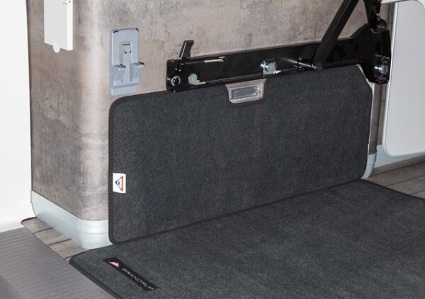 Schutzmatte links Fahrzeugverkleidung VW T6.1 California Ocean/Coast, Design „Titanschw