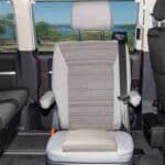 Schonbezug Drehsitz Second Skin in 2. Sitzreihe VW T6.1 California Coast/Beach im Design Mixed Dots/Palladium