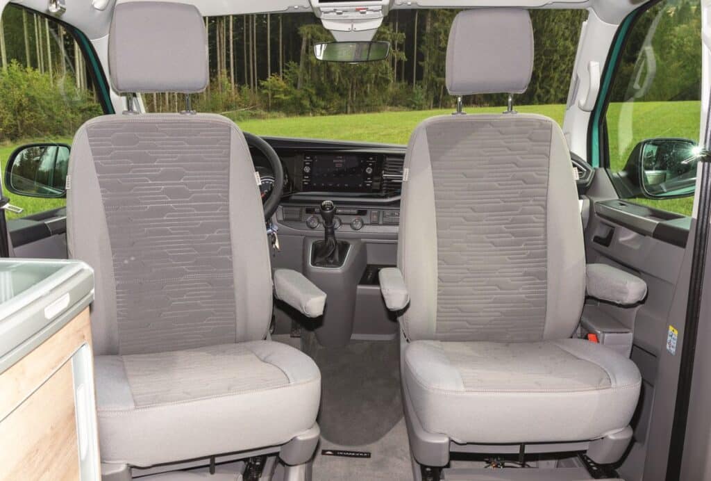 Schonbezug Second Skin Circuit/Palladium Volkswagen T6.1 California Ocean/Coast Fahrerhaussitze