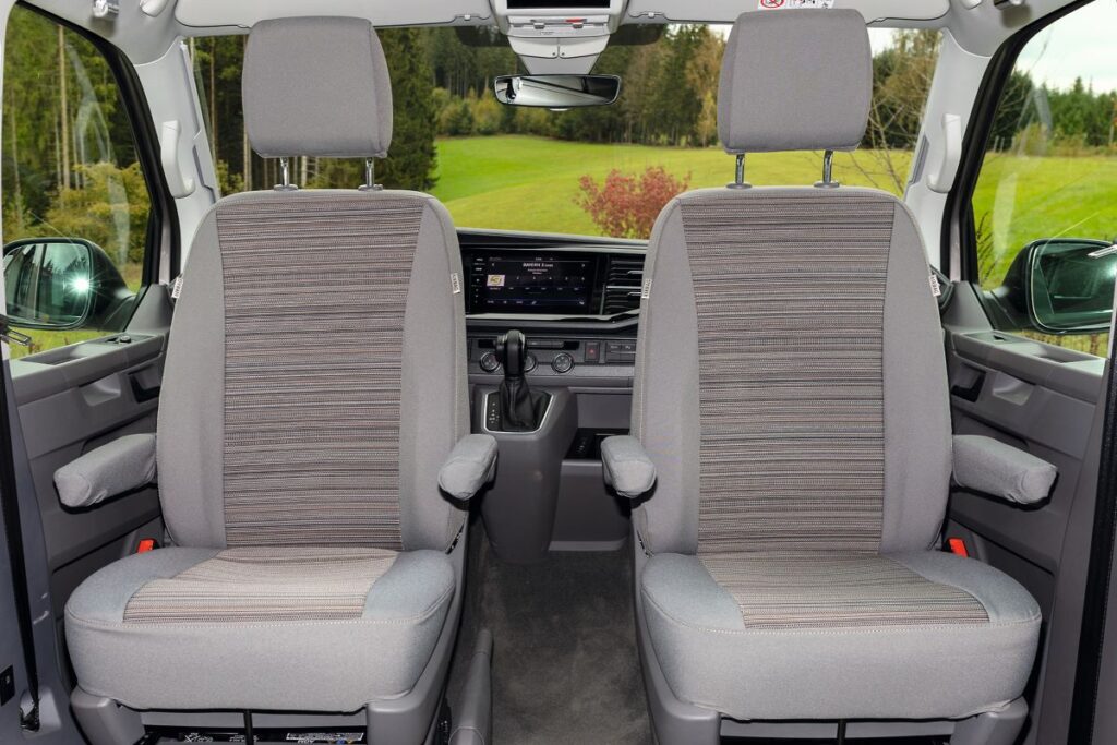 Schonbezüge Fahrerhaussitze Second Skin Mixed Dots/Palladium Volkswagen T6.1 California Ocean/Coast/Beach