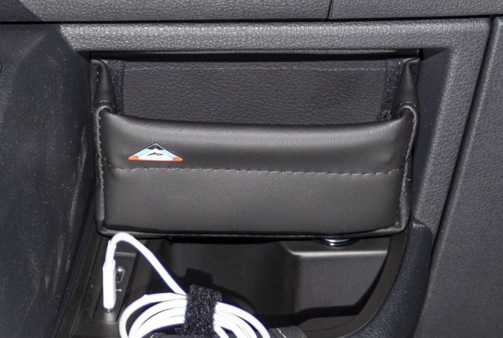 TIALO Box für Volkswagen T6.1, Design „Leder Titanschwarz“