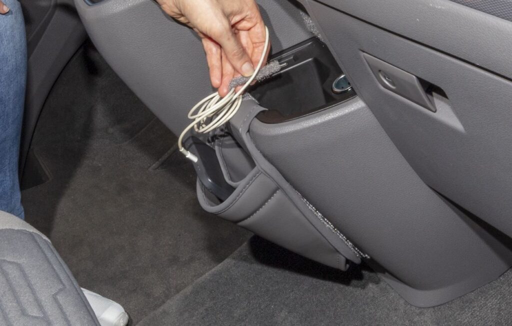 TIALO Phone für Volkswagen T6.1, Design „Leder Palladium“