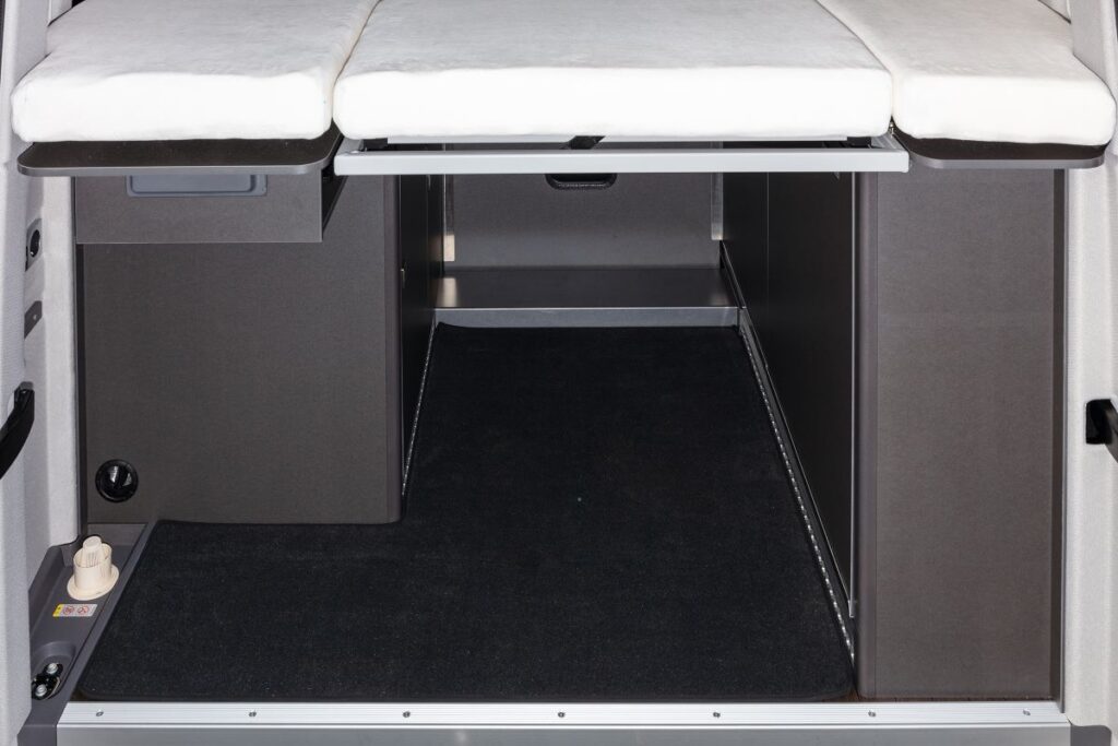 Veloursteppich Heckladeraum Volkswagen Grand California 600/680, Design „Titanschwarz“