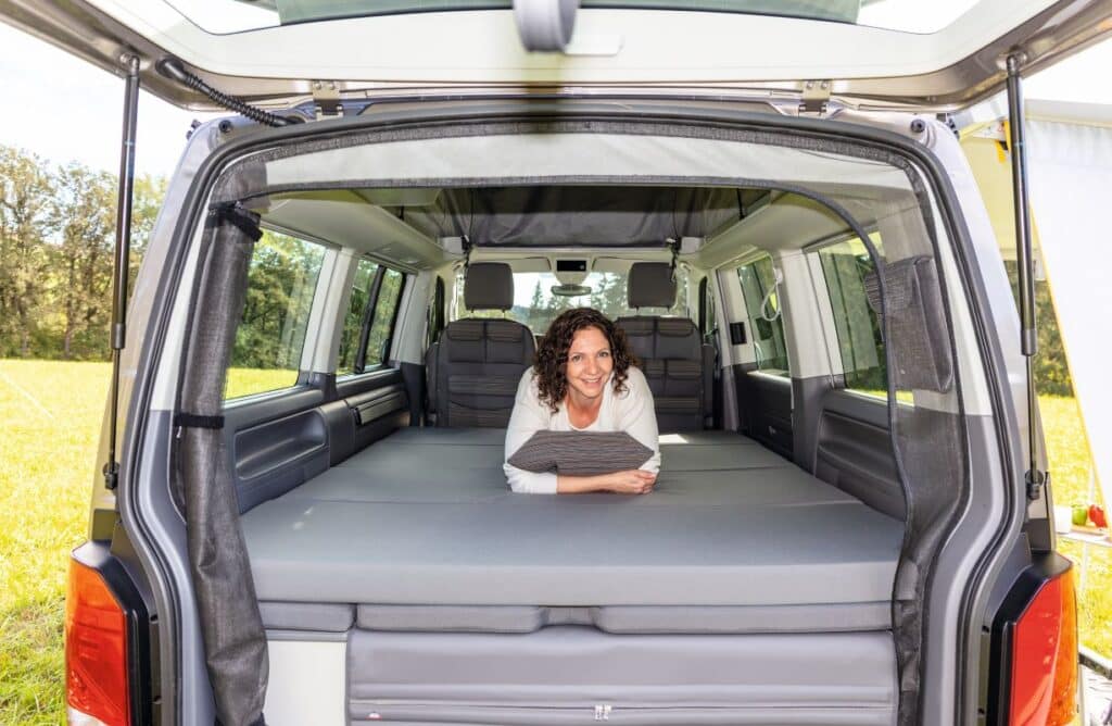 iXTEND Faltbett Design Palladium Volkswagen T6.1 Multivan und California Beach