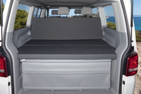 iXTEND VW T6.1 Multivan und California Beach, Design „Titanschwarz“ teilweise geklappt