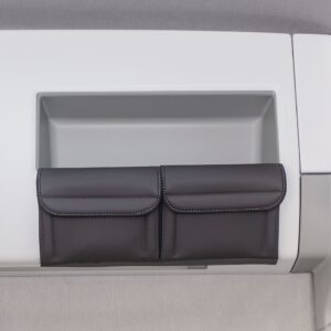 UTILITY 2 Taschen Ablageschrank rechts über der Sitzgruppe des VW Grand California 680