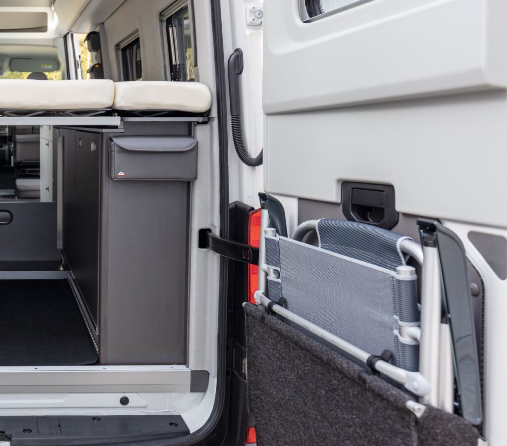 UTILITY Schrank im Heck rechts der Volkswagen Grand California 600/680