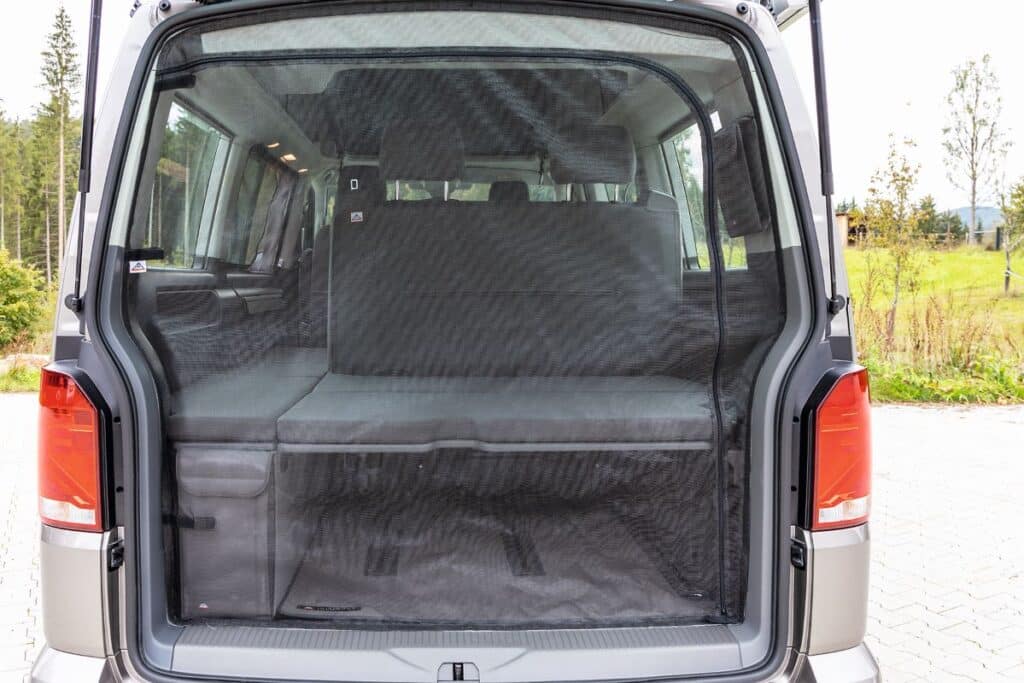 FLYOUT Heckklappen-Öffnung mit Rundbogentür Volkswagen T6.1/T6/T5 Multivan ab 2010 und Volkswagen California Beach ab 2011