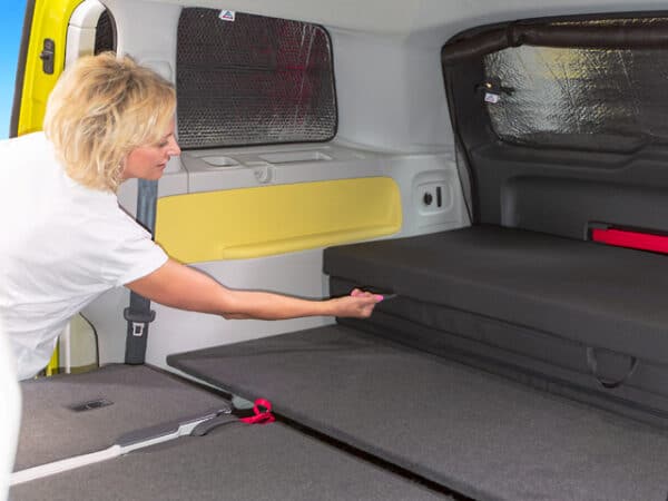 iXTEND Faltbett für VW ID.Buzz, Design „Titanschwarz“ – Bild 3