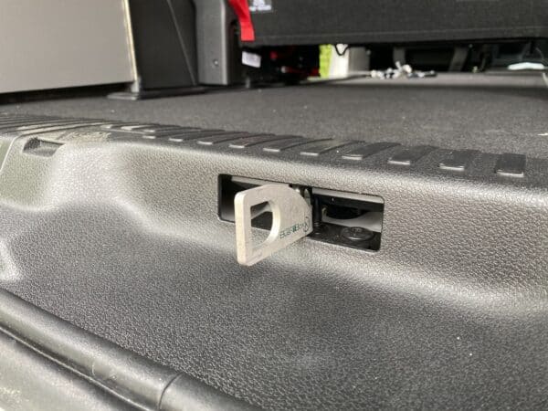Heckklappen Aufsteller aus Edelstahl für VW T6.1/T6/T5 California Bild2