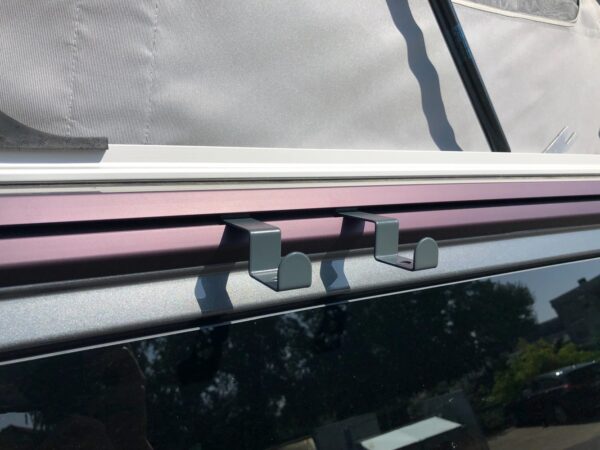 VW Bus T5/T6 Haken Kederschiene Bild3