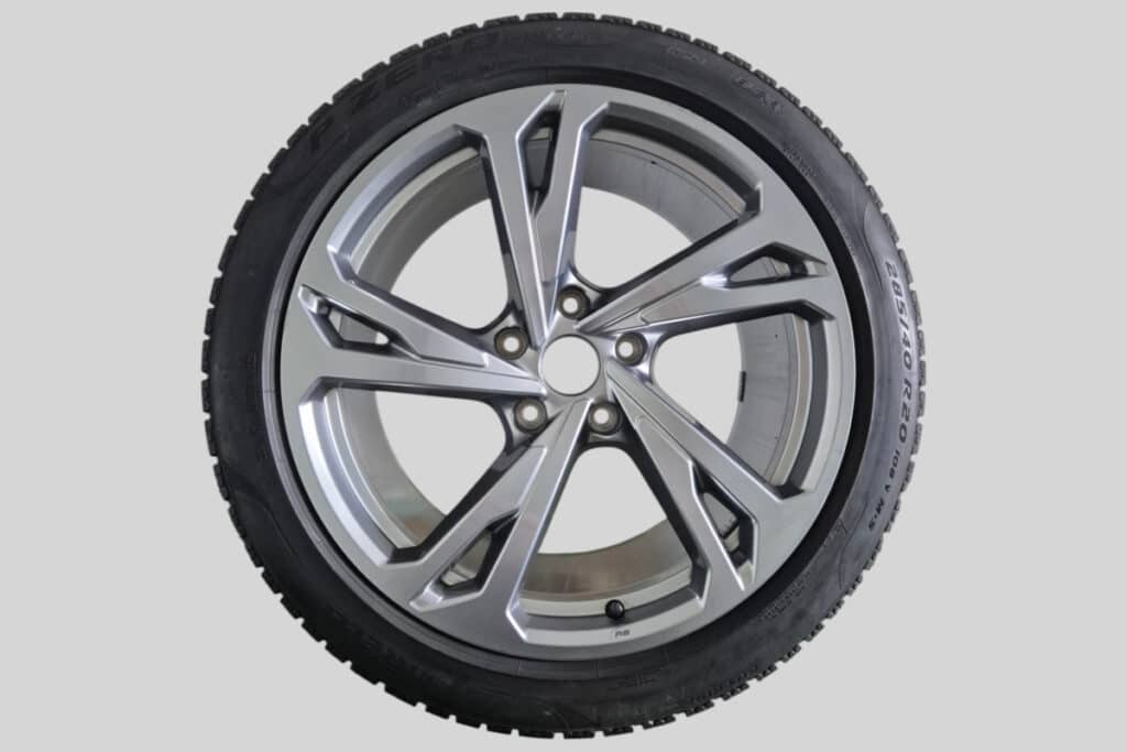 Original Audi e-tron GT Winterräder – 4J3601025 AL/AM – VA: 245/45R20 103 V / HA: 285/40R20 108 V – gebraucht