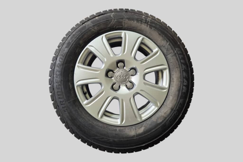 Original Audi Q3 Winterräder 8U0601025Q 215/65R16 98H gebraucht
