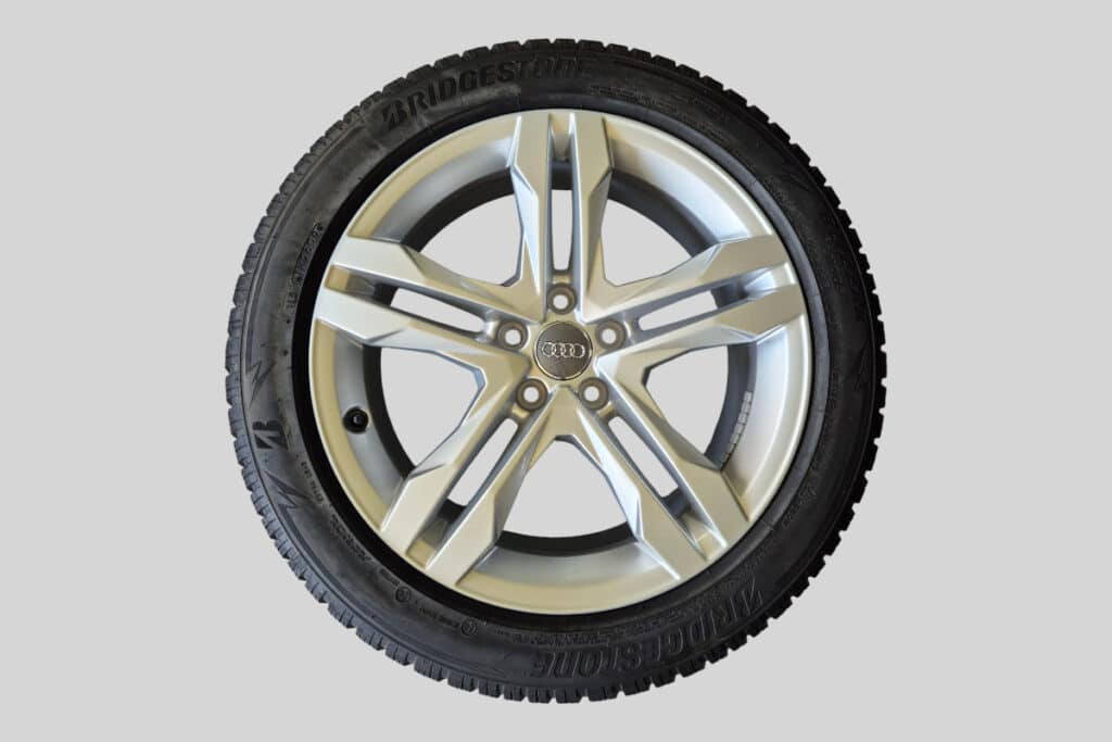Original Audi A4 allroad Winterräder 8W9601025B 245/45R18 100V gebraucht